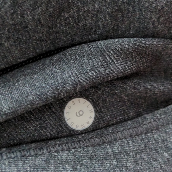 Lululemon Mesh Is More Jacket, Heathered Black, Womens Size 6 - Picture 12 of 12